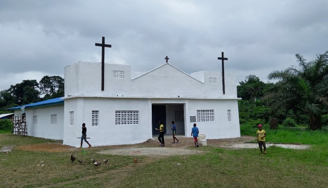 라이베리아 놀라운 은혜 교회 완공